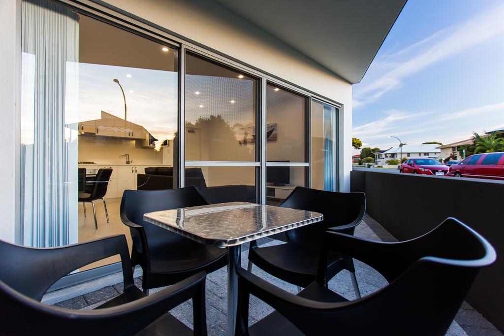 Reflections By Rockingham Apartments Chambre photo