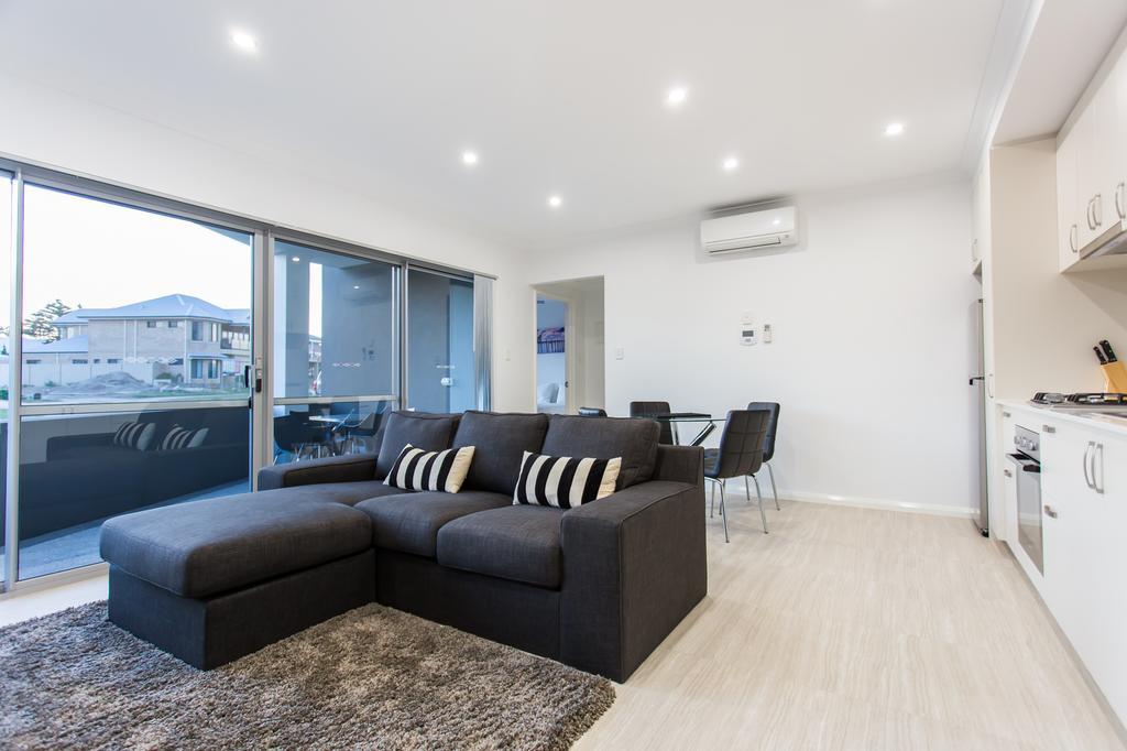 Reflections By Rockingham Apartments Chambre photo